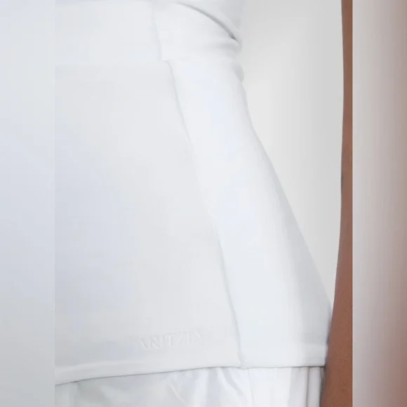 Aritzia Original Contour '90s Tank Body-hugging Scoopneck Blouse Top NWT White - Picture 7 of 9